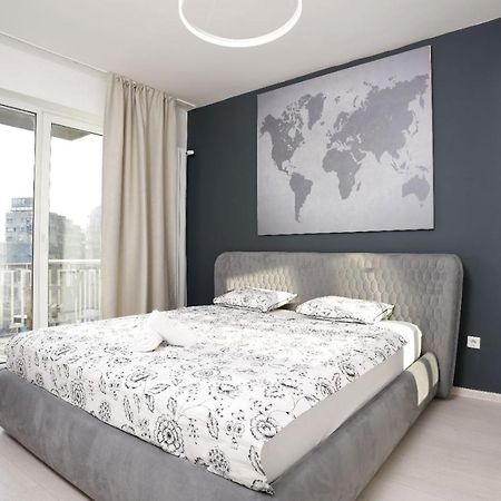 2 Bedroom Apartment With Amazing View In City Center Bükreş Dış mekan fotoğraf