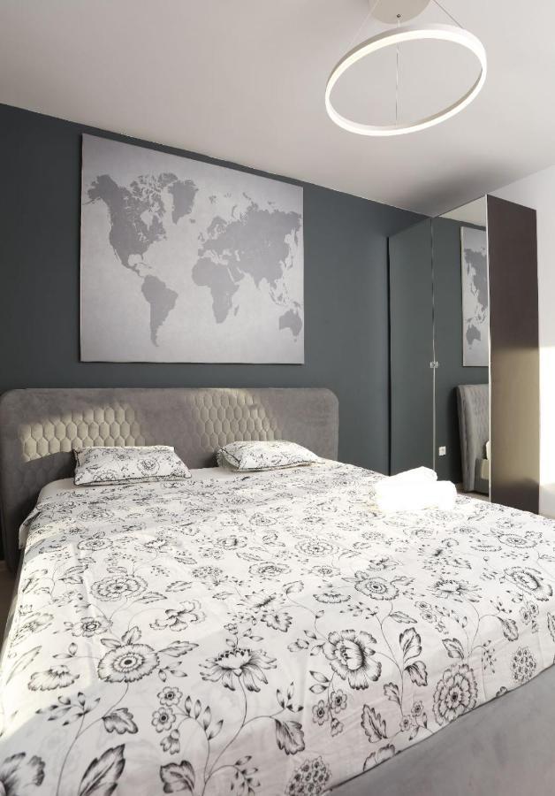 2 Bedroom Apartment With Amazing View In City Center Bükreş Dış mekan fotoğraf